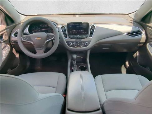 Used 2021 Chevrolet Malibu LT FWD image 16