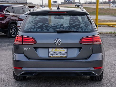 Used 2018 Volkswagen Golf SE image 6