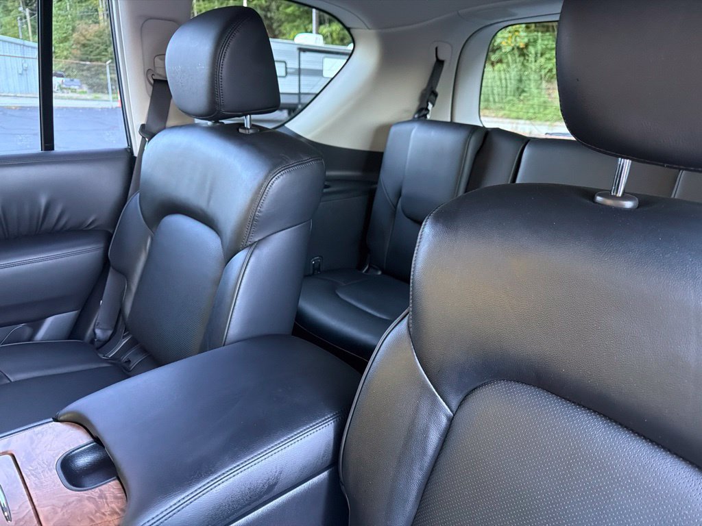 Used 2024 Nissan Armada SL w/ Captain's Chairs Package AWD/4WD image 13