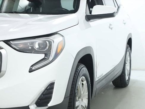 Used 2018 GMC Terrain SLE w/ Driver Convenience Package image 4