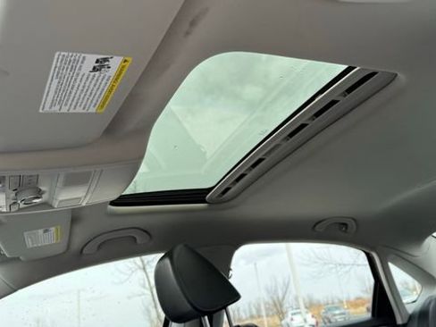 Used 2022 Volkswagen Passat 2.0T image 18