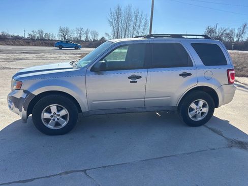 Used 2011 Ford Escape XLT image 7
