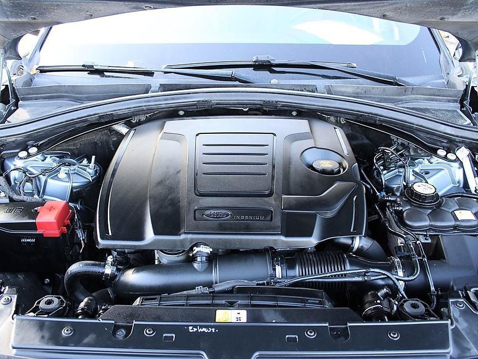 Used 2019 Land Rover Range Rover Velar R-Dynamic SE AWD/4WD image 23