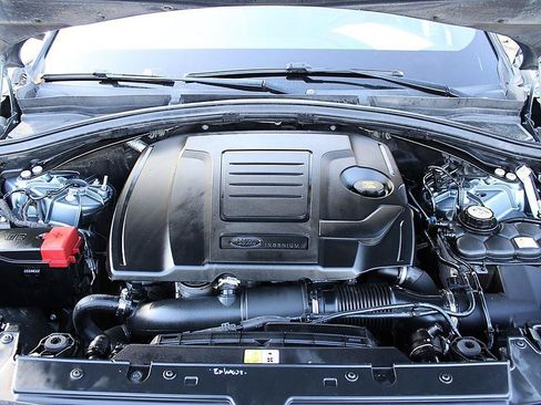 Used 2019 Land Rover Range Rover Velar R-Dynamic SE AWD/4WD image 23