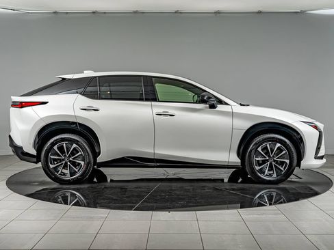 Certified 2024 Lexus RZ 450e Premium w/ Technology Package AWD/4WD image 4