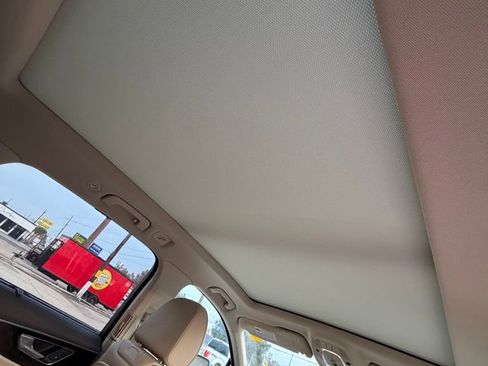 Used 2017 Audi Q7 3.0T Premium Plus image 18