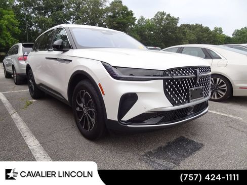 Used 2026 Lincoln Nautilus Premier AWD/4WD image 1
