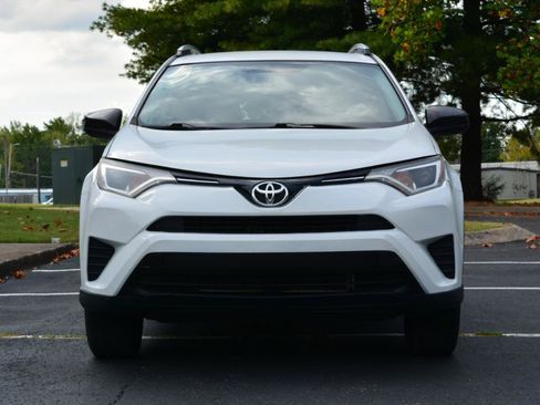 Used 2016 Toyota RAV4 LE FWD image 2