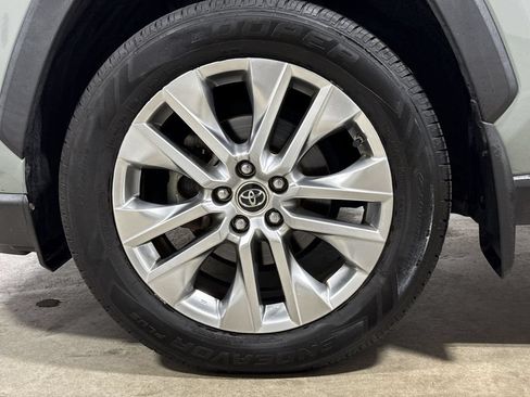 Used 2019 Toyota RAV4 XLE Premium w/ Advanced Technology Package AWD/4WD image 27
