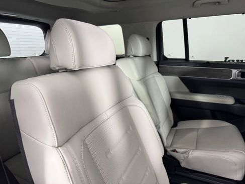 Used 2025 Hyundai Santa Fe Calligraphy image 29