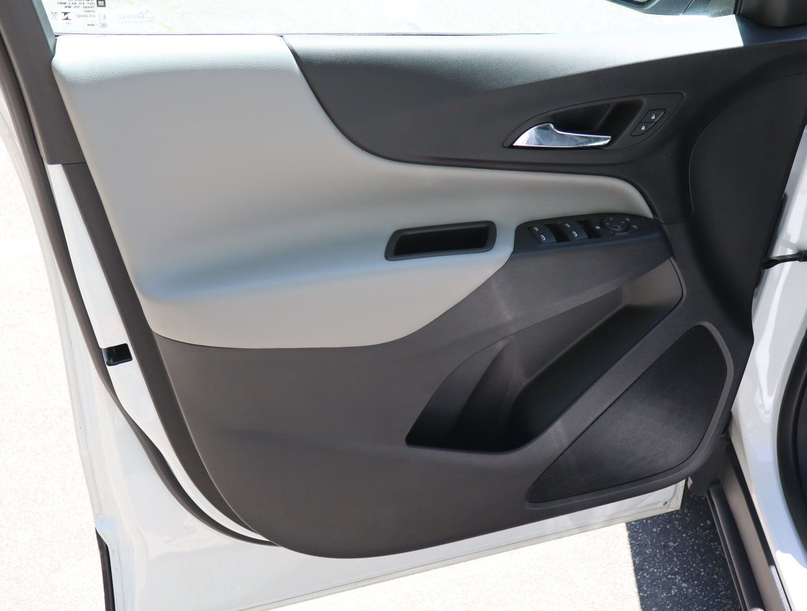 Used 2024 Chevrolet Equinox LS FWD image 13