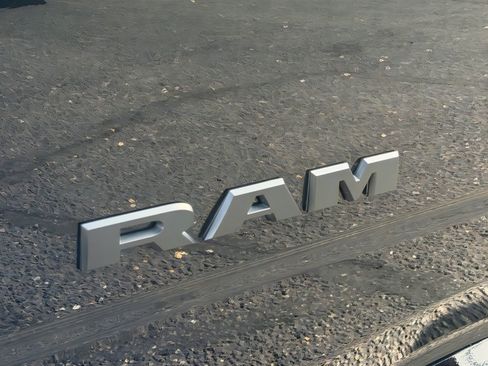 Used 2024 RAM 2500 Limited image 38