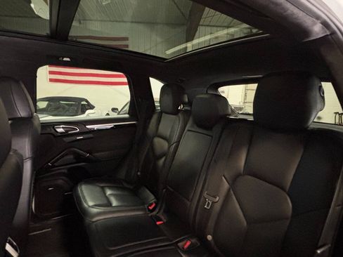 Used 2016 Porsche Cayenne GTS AWD/4WD image 38