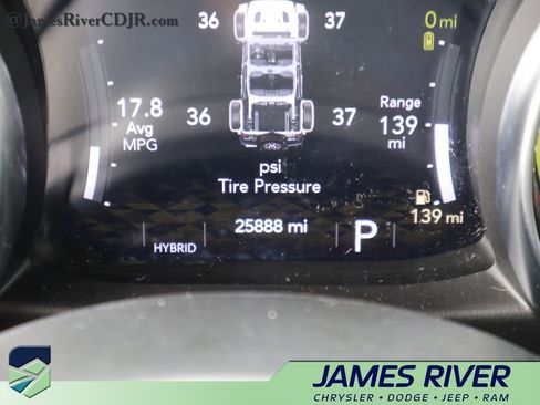 Used 2023 Jeep Wrangler Unlimited w/ Cold Weather Group AWD/4WD image 29