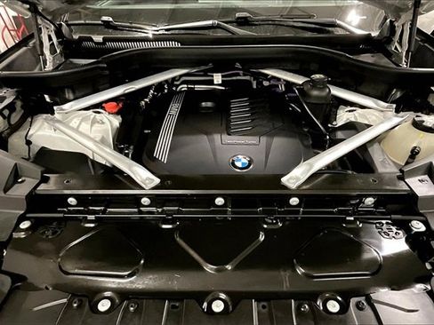 Used 2021 BMW X6 xDrive40i w/ M Sport Package image 10