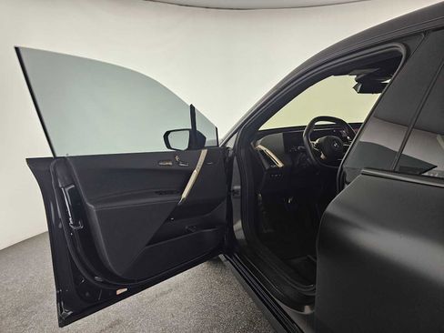 Used 2023 BMW iX xDrive50 w/ Ultimate Package image 20