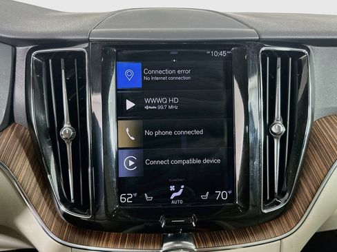 Used 2021 Volvo XC60 T5 Momentum w/ Climate Package FWD image 21
