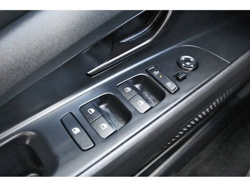 Used 2025 Hyundai Elantra SEL FWD image 22