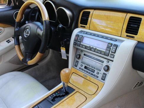 Used 2002 Lexus SC 430 Convertible image 5