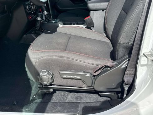 Used 2023 Jeep Wrangler Unlimited Rubicon w/ Cold Weather Group AWD/4WD image 23
