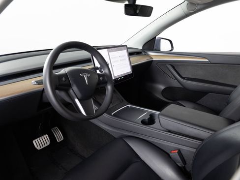 Used 2023 Tesla Model Y Long Range AWD/4WD image 12
