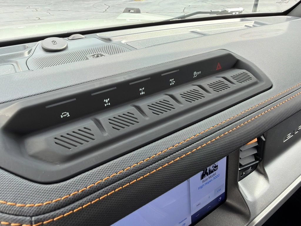 Used 2024 Ford Bronco Badlands AWD/4WD image 96