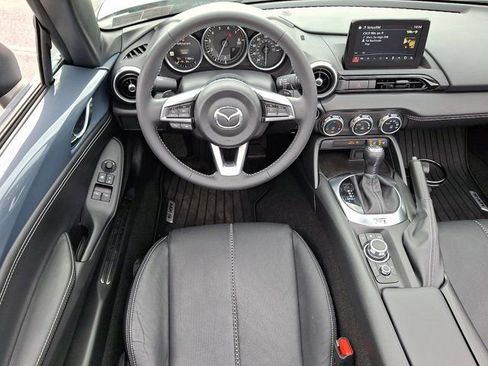 Used 2022 MAZDA MX-5 Miata Grand Touring w/ Appearance Package RWD image 13