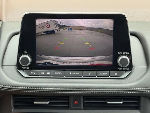 Used 2023 Nissan Rogue SV FWD image 11