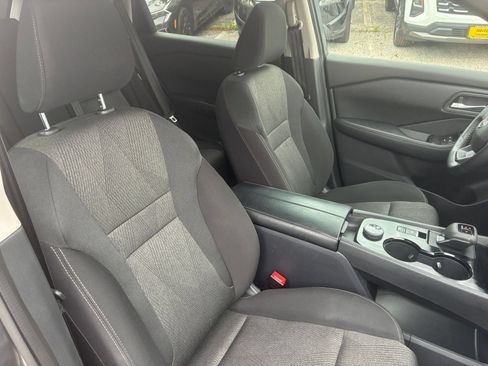 Used 2025 Nissan Rogue SV AWD/4WD image 31