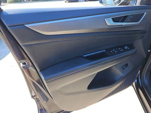 Used 2024 Volkswagen Atlas Cross Sport SE image 13