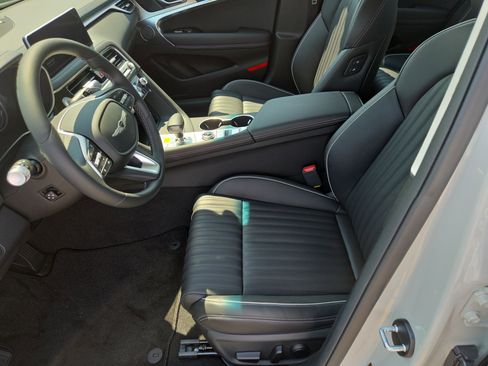New 2026 Genesis G70 2.5T Prestige image 4
