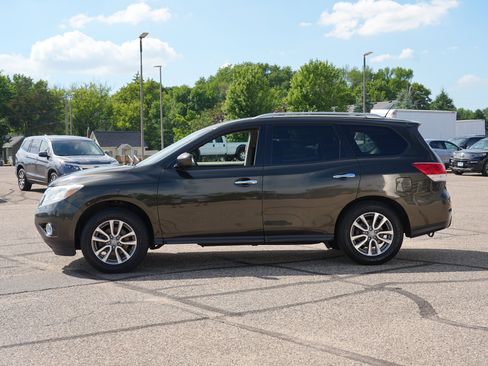 Used 2016 Nissan Pathfinder SV AWD/4WD image 7