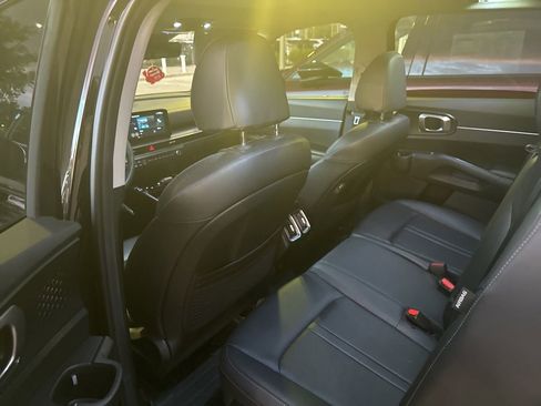 Used 2024 Kia Sorento S w/ Panoramic Sunroof Package FWD image 6