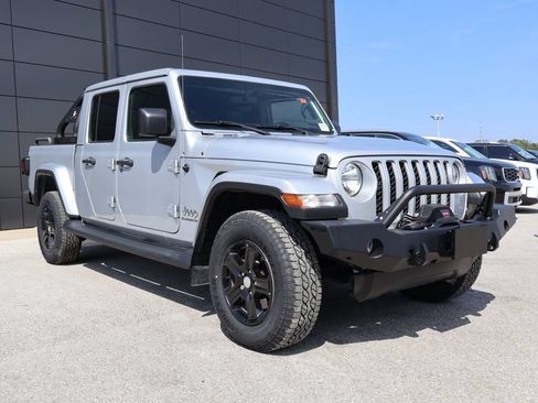 Used 2022 Jeep Gladiator Overland w/ Popular Equipment Package AWD/4WD image 6