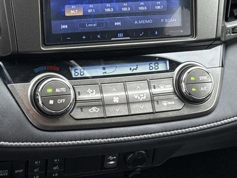 Used 2015 Toyota RAV4 Limited w/ Technology Package image 22