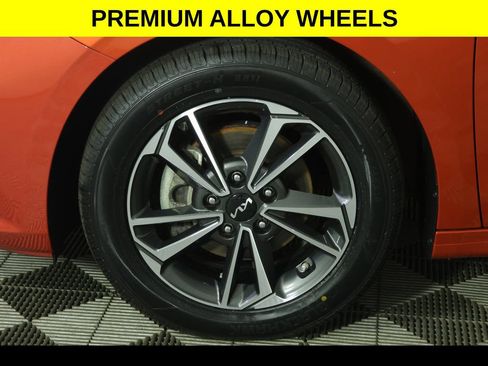 Used 2023 Kia Forte LXS FWD image 7