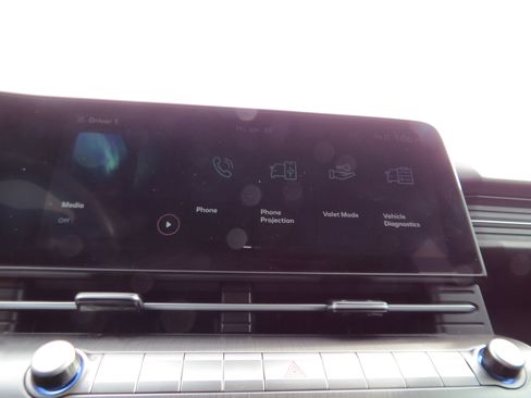 Used 2025 Hyundai Kona SEL image 18