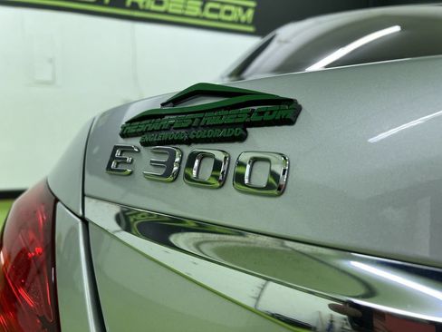 Used 2019 Mercedes-Benz E 300 4MATIC image 12