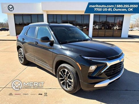 Used 2025 Chevrolet TrailBlazer LT image 1