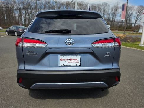 Used 2023 Toyota Corolla Cross LE w/ Moonroof Package image 6