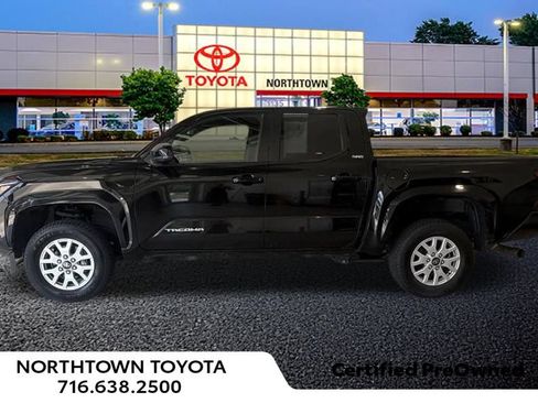 Used 2024 Toyota Tacoma SR5 AWD/4WD image 3