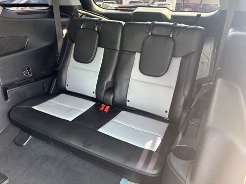 Used 2022 Ford Explorer XLT w/ Equipment Group 202A image 30