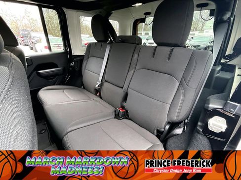 Used 2023 Jeep Wrangler Unlimited w/ Cold Weather Group image 21