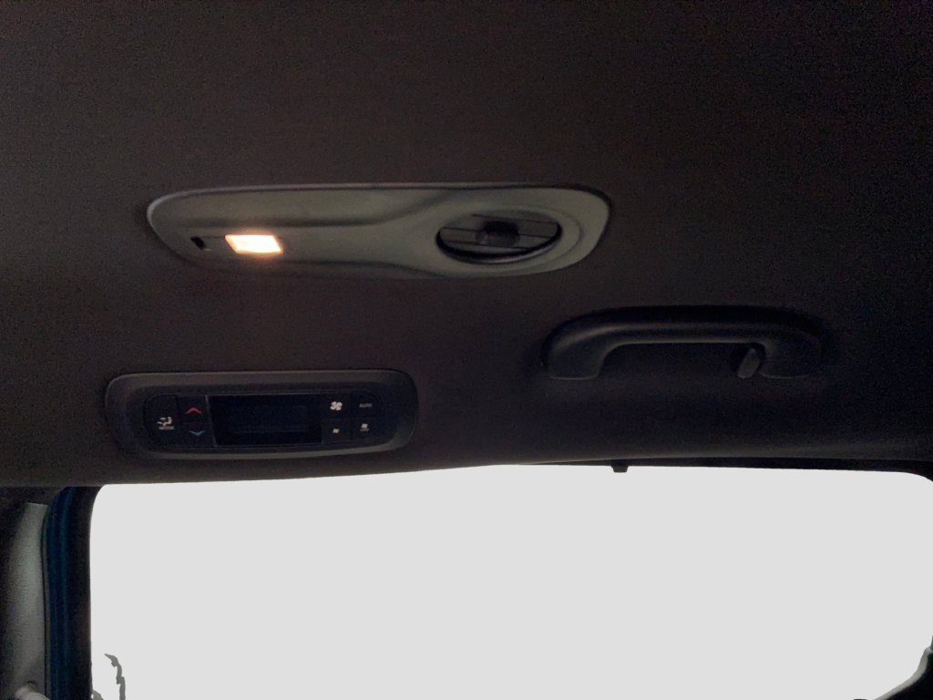 New 2027 Chrysler Pacifica Select AWD/4WD image 21