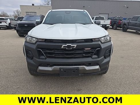 Used 2024 Chevrolet Colorado Trail Boss w/ Advanced Trailering Package image 2