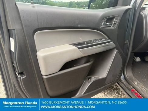 Used 2020 Chevrolet Colorado LT AWD/4WD image 12