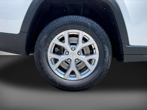 Used 2023 Jeep Grand Cherokee L Limited AWD/4WD image 38
