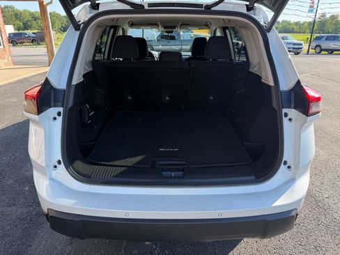 Used 2025 Nissan Rogue SV FWD image 6