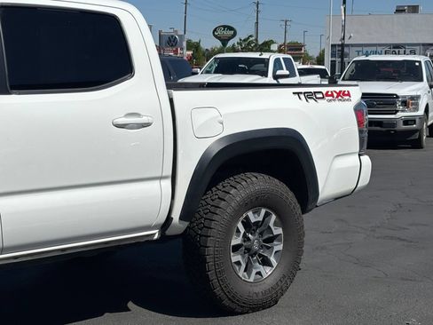 Used 2023 Toyota Tacoma TRD Off-Road w/ Technology Package AWD/4WD image 7