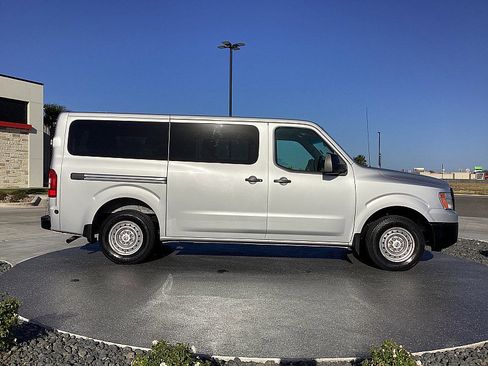 Used 2020 Nissan NV 3500 S image 4